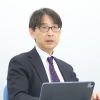 「数学でも読む力が、文系でも数学的思考力が求められるようになってきた」と語る駿台予備学校入試情報室長の城田高士氏