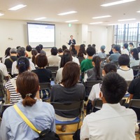 情報発信コーナーのようす