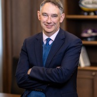 Tony Darby 校長