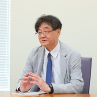 超伝導研究で世界トップクラスの実績を誇る下山淳一教授（理工学部 物理科学科）