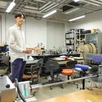 菅原研究室では学生がさまざまな試作品をつくり実験を行う