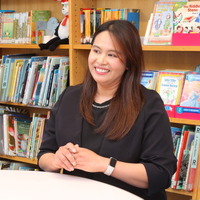 英語科／1年生担任・学年主任　Angeline Oku（アンジェリン・オク）先生