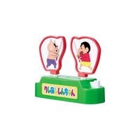 ぶのに最適なアイテムである。「ぶりぶりざえもんとチャンバラゲーム」（C）臼井儀人／双葉社・シンエイ・テレビ朝日・ADK