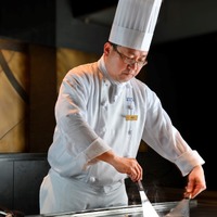 「鉄板焼・焼肉 なにわ」＜鉄板焼コーナー＞