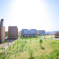 壮大なキャンパスをもつ大和大学