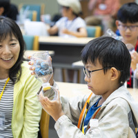 空気の通りの良いフカフカの森の土が水を貯え、地下水は時間をかけてダム湖にたまる