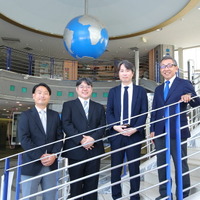 右から、相洋高校 小林悟校長、特進コース主事 大学受験講座運用室長 小髙二郎先生、まなびコーチング 工藤康平氏、安藤健治氏