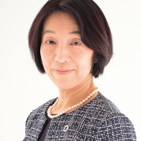 学習院女子中等科科長の長沼容子先生