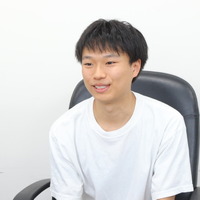 東京大学 文科II類1年生、東京都立日比谷高校出身、駿台予備学校 御茶ノ水2号館クラスリーダーの岡野 史さん