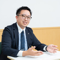 駿台現役フロンティア吉祥寺校の校舎責任者・新井佑太朗氏