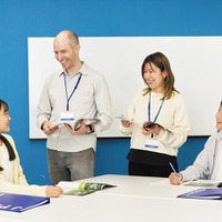 日本語で理解し、英語で実践するハイブリッド指導