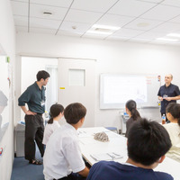 ハイブリッド指導の授業風景