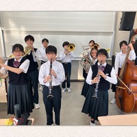吹奏楽部の生徒たち
