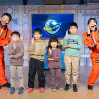 サイエンスショー”Nutty Scientists”の博士・助手と記念撮影（特別に許可を得て撮影しています）