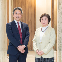 左からプログラミング総合研究所 代表 飯坂正樹氏、國學院大学 経済学部 経営学科 教授／情報処理学会データサイエンス教育委員会 高橋尚子氏