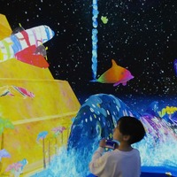 チームラボ「スケッチ環世界」 (c)チームラボ