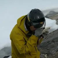 南極での地質調査のようす