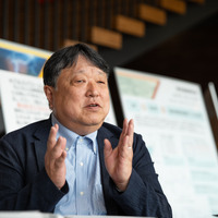 大和大学理工学部長の上村佳永教授