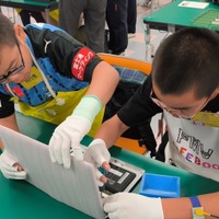 FMVパソコン組み立て教室のようす