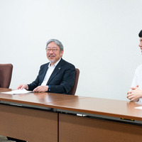 左から、Bettyさん、三村教授、森次さん