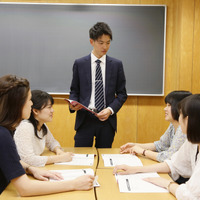 自分自身で考え抜いて何度も推敲を重ねる横で最後まで伴走する