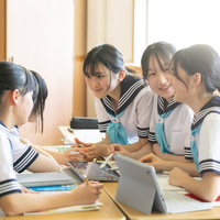 6年間を通じ社会が求める女性リーダーを育てることを目指す