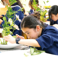 中1の華道の授業のようす