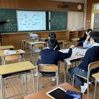 高1総合探究にて、興味あるテーマをゼミ形式で深める「Diversity seminar」
