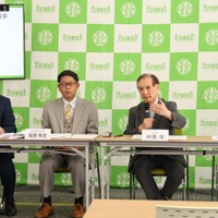 中学校進学支援金制度の創設を発表