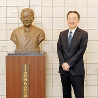 西大和学園の岡田清弘学園長・校長