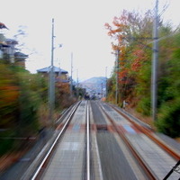 紅葉の時期をむかえる叡山電車沿線