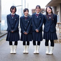 京都：桂高校　京の伝統野菜を守る研究班の京野菜ガールズ達