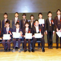 第23回日本数学オリンピック受賞者の記念写真