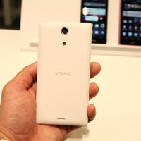 「Xperia A」ホワイトモデル
