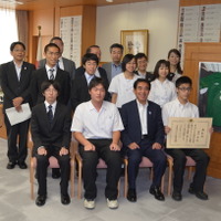 下村大臣と表敬訪問したISEF参加者