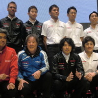 前列左から、鈴木豊（NISMO）、星野一義（IMPUL）、近藤真彦（KONDO）、大駅俊臣（MOLA）の日産GT500チーム各監督。