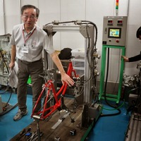 フレームの強度テスト、日本車両検査協会東京検査所