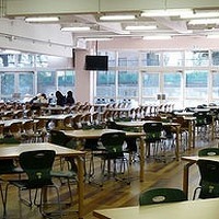 2012年に全面改装した学生食堂