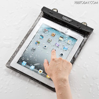 ケースに収納したままiPad/iPad 2のタッチ操作が可能（iPadは別売） ケースに収納したままiPad/iPad 2のタッチ操作が可能（iPadは別売）
