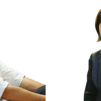 関西外国語大学の松宮新吾教授（左）と原めぐみ特任講師