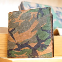 伊勢丹新宿店で先行販売されるファーロのグリーンカモの財布