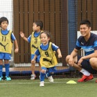 英語も学べるサッカー教室が川崎に開校、無料体験会9/24 画像