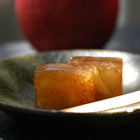 国産の林檎とニッキの期間限定和菓子、HIGASHIYAから発売 画像