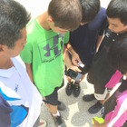 紫外線から生徒を守れ、沖縄公立中がウェアラブルデバイス「QSun」導入