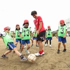 ボッシュ、岡崎選手を招いてサッカー教室を被災地で開催 画像