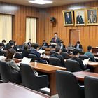 高校無償化と中学校35人学級の法案、国会審議入り