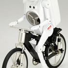 自転車に乗るロボット「ムラタセイサク君」シカゴ科学産業博物館に展示 画像